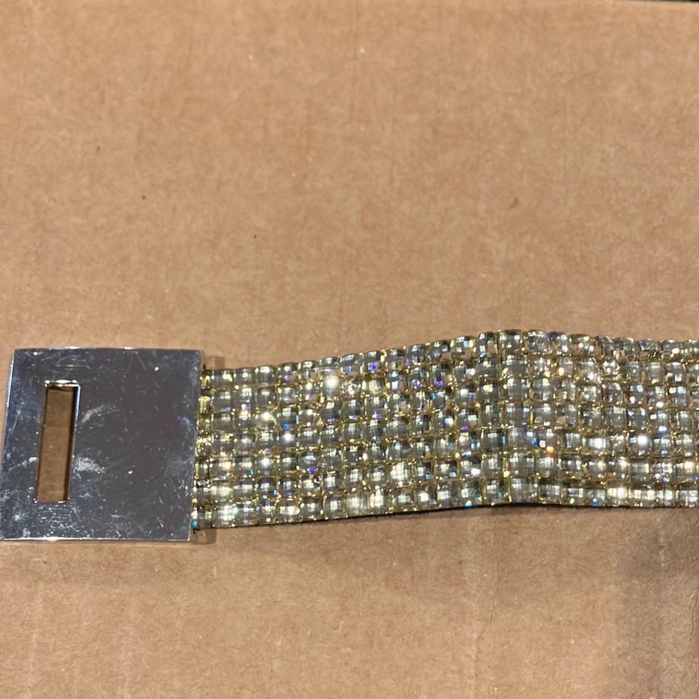 Rhinestone heart clasp bracelet - Picture 6 of 15